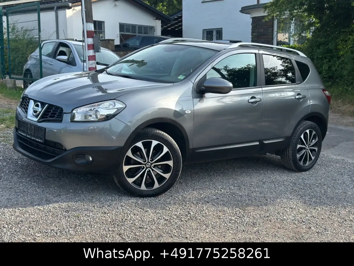 Nissan Qashqai I-Way 4X4 Pano,Kamera,Navi,Euro5 Grijs - 1