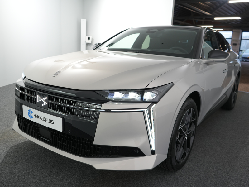 DS Automobiles N°4 Étoile, No4 (2025) | 10" capacitive touchscreen (p — photo 12