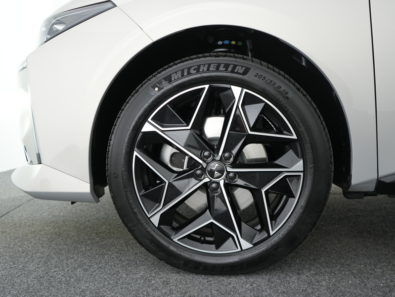 DS Automobiles N°4 Étoile, No4 (2025) | 10" capacitive touchscreen (p — photo 15