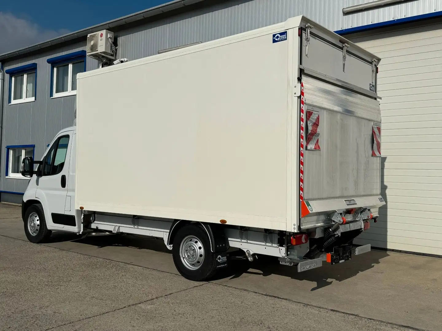 Citroen Jumper mit Kofferaufbau und LBW Blanco - 1