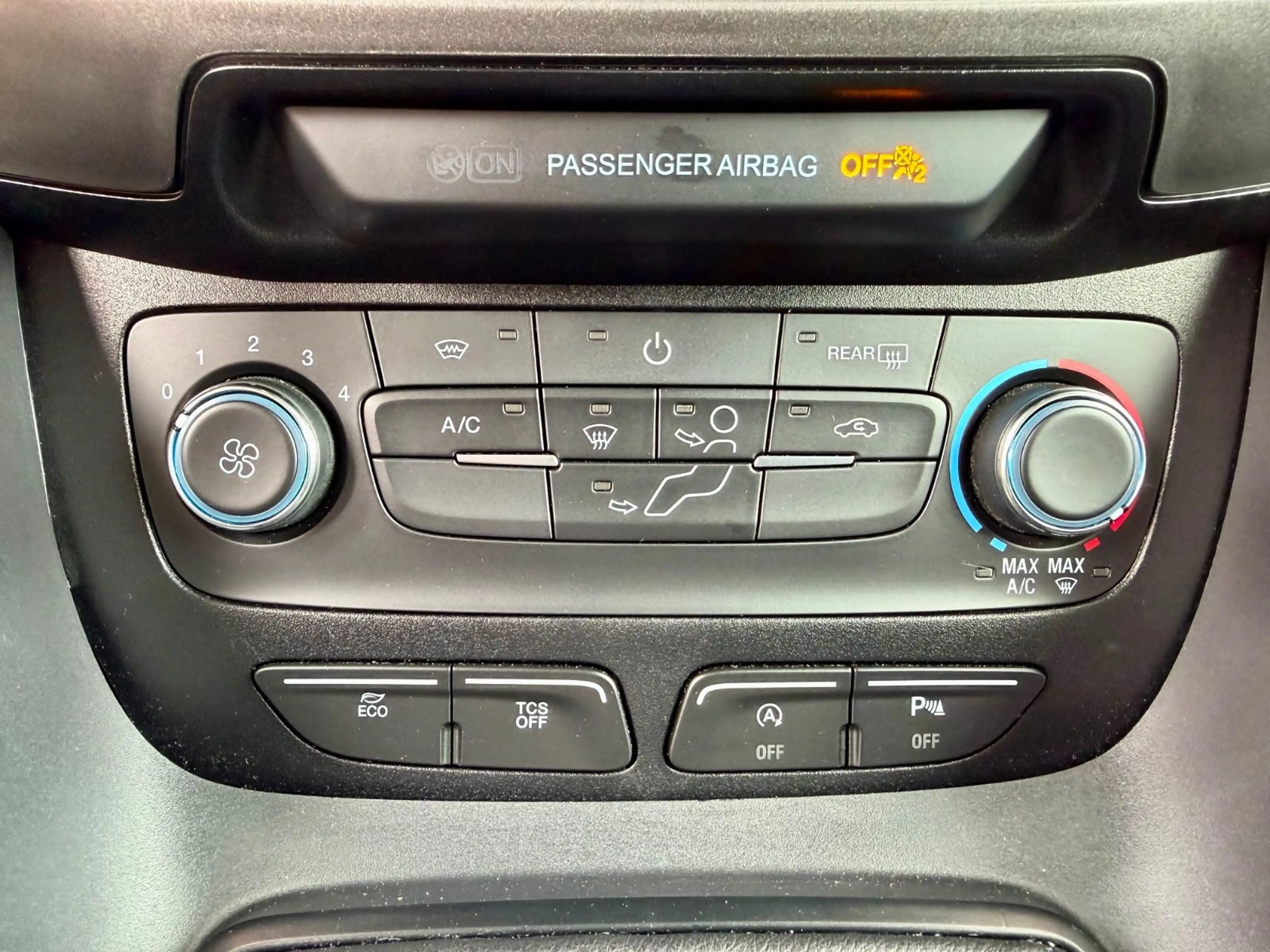 Ford Tourneo Connect Trend — photo 13