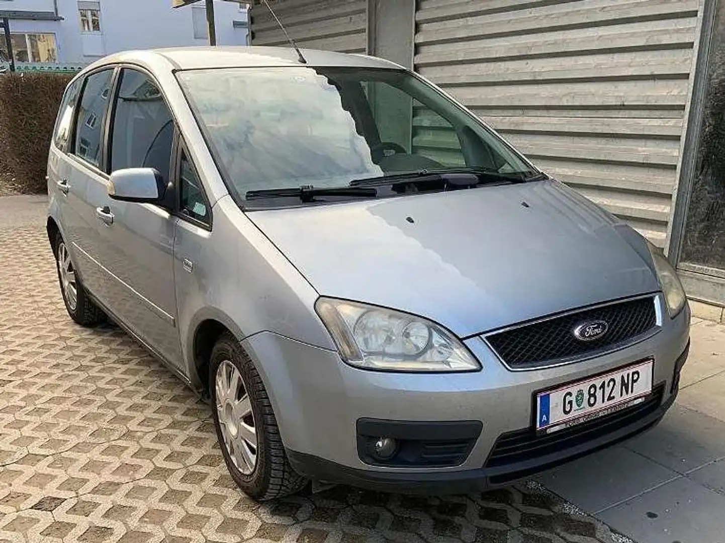 Ford Focus Ghia 1,6 TDCi Grau - 1