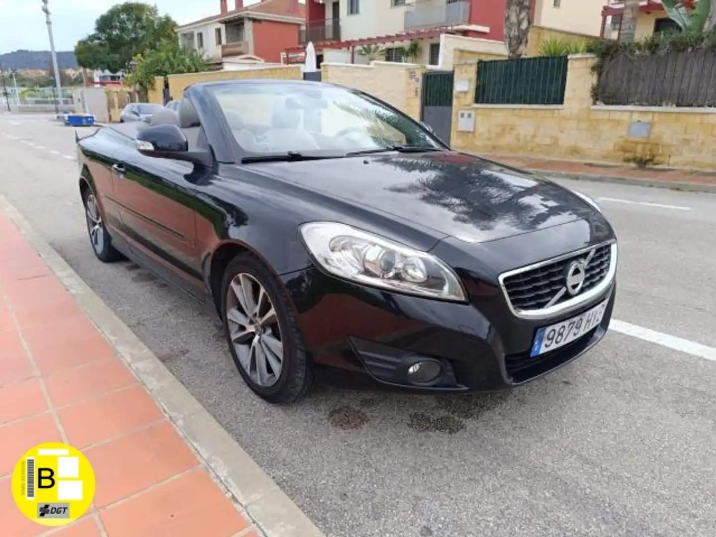 Volvo C70 D3 Momentum Zwart - 2