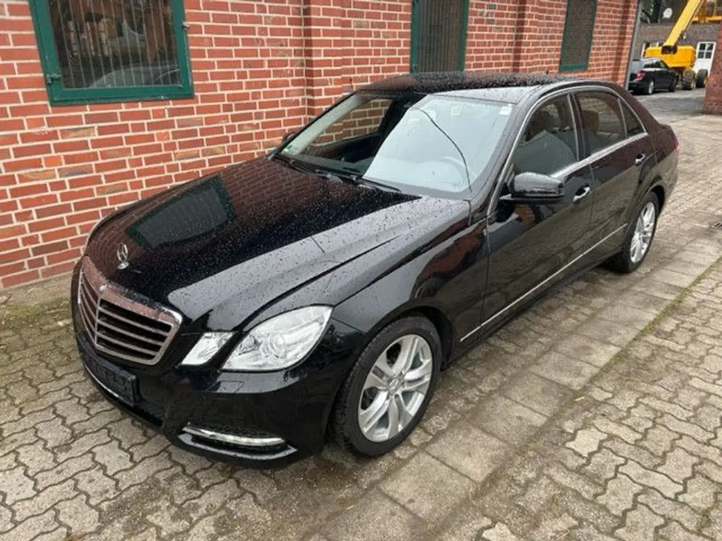 Mercedes-Benz E 220 CDI BE Avantgarde Comand Spur Xenon Totwin Negru - 2