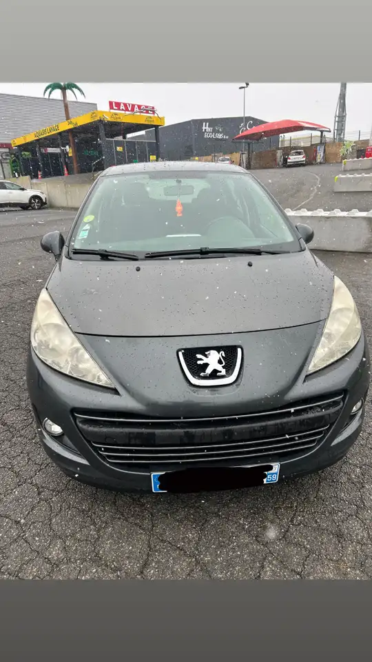 Peugeot 207 1.4 HDi 70ch FAP Business Pack