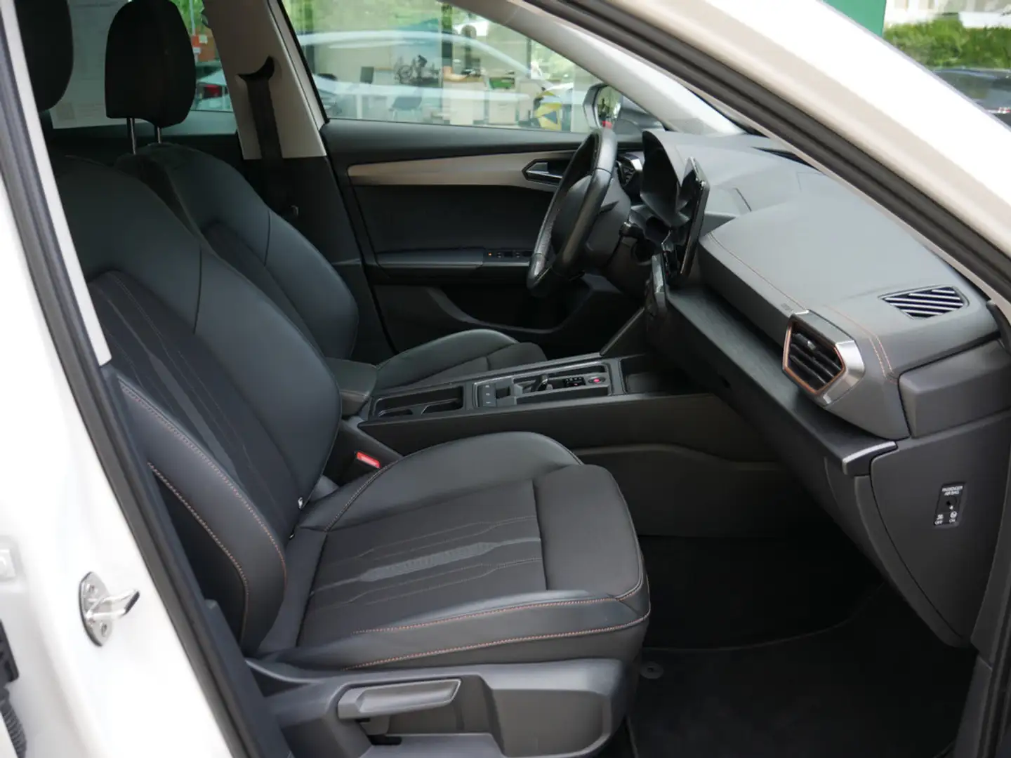 CUPRA Formentor 1.5 TSI DSG KEYLESS PDC SHZ ACC LED Weiß - 2