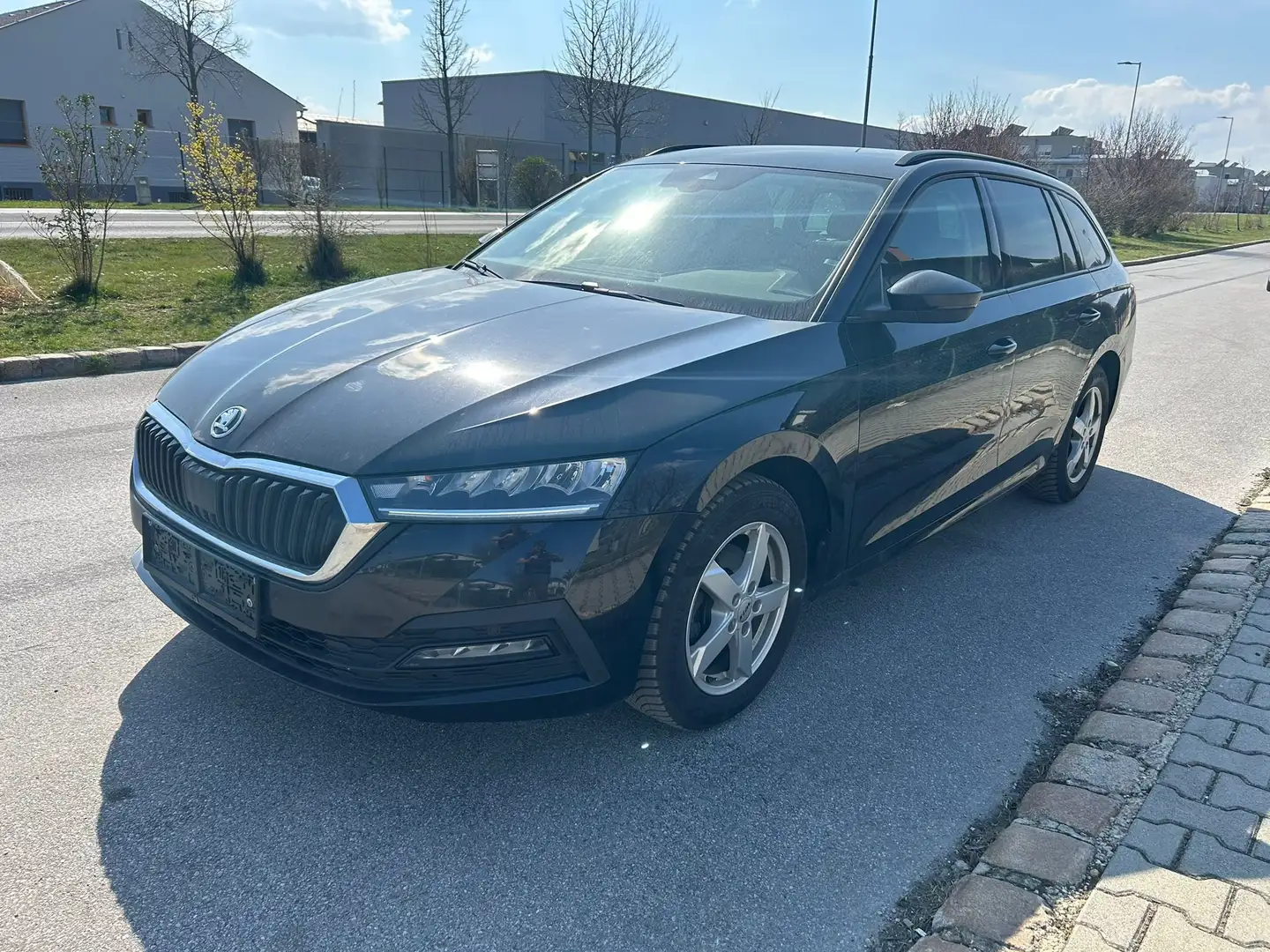 Skoda Octavia Ambition Schwarz - 1