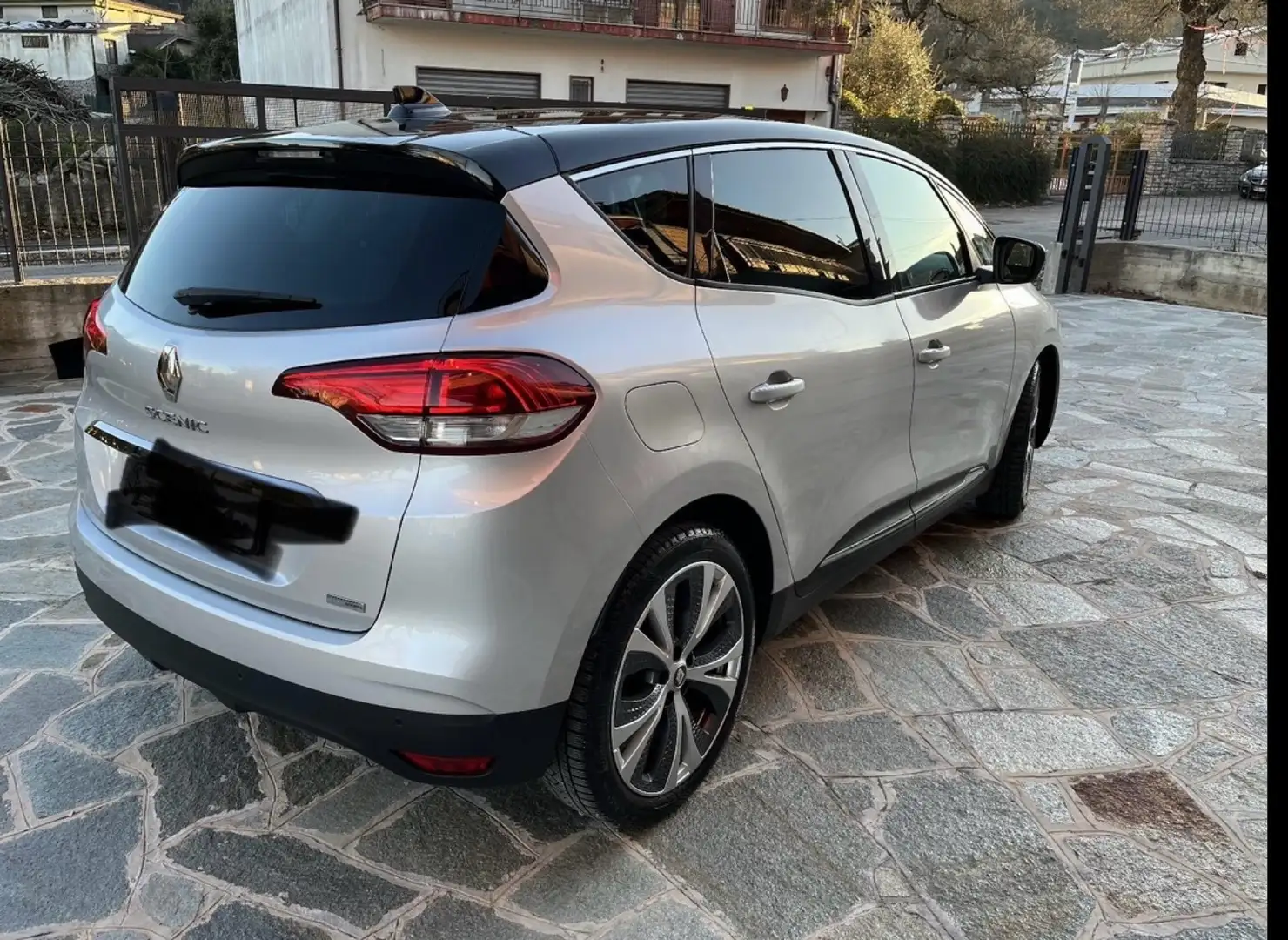 Renault Scenic 1.5 dci energy hybrid assist Intens 110cv my18 - 2