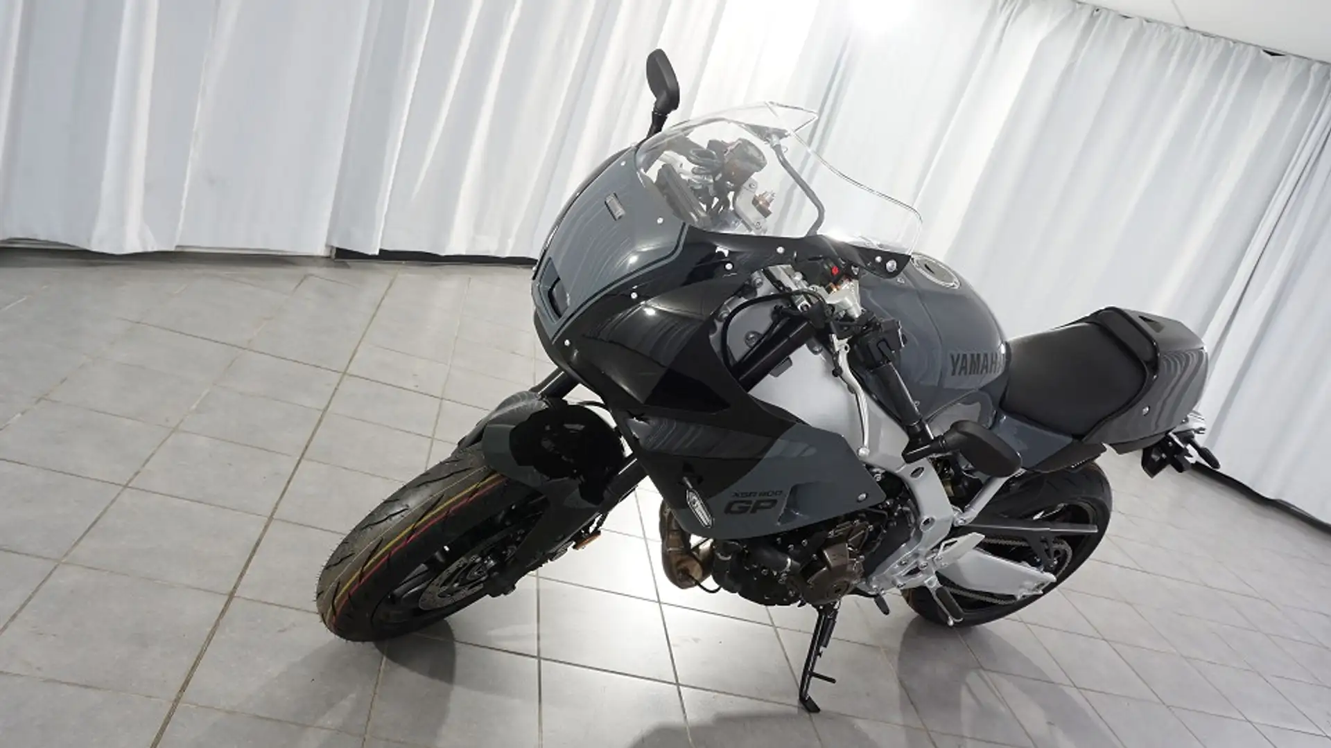 Yamaha XSR 900 GP 2024 Smartphone Konnektivität, Gamin Navigation Gris - 1