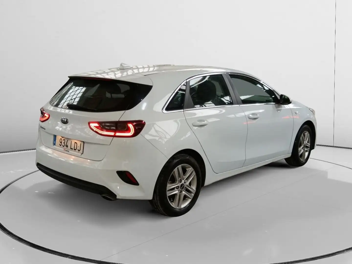 Kia Pride Drive Blanco - 2