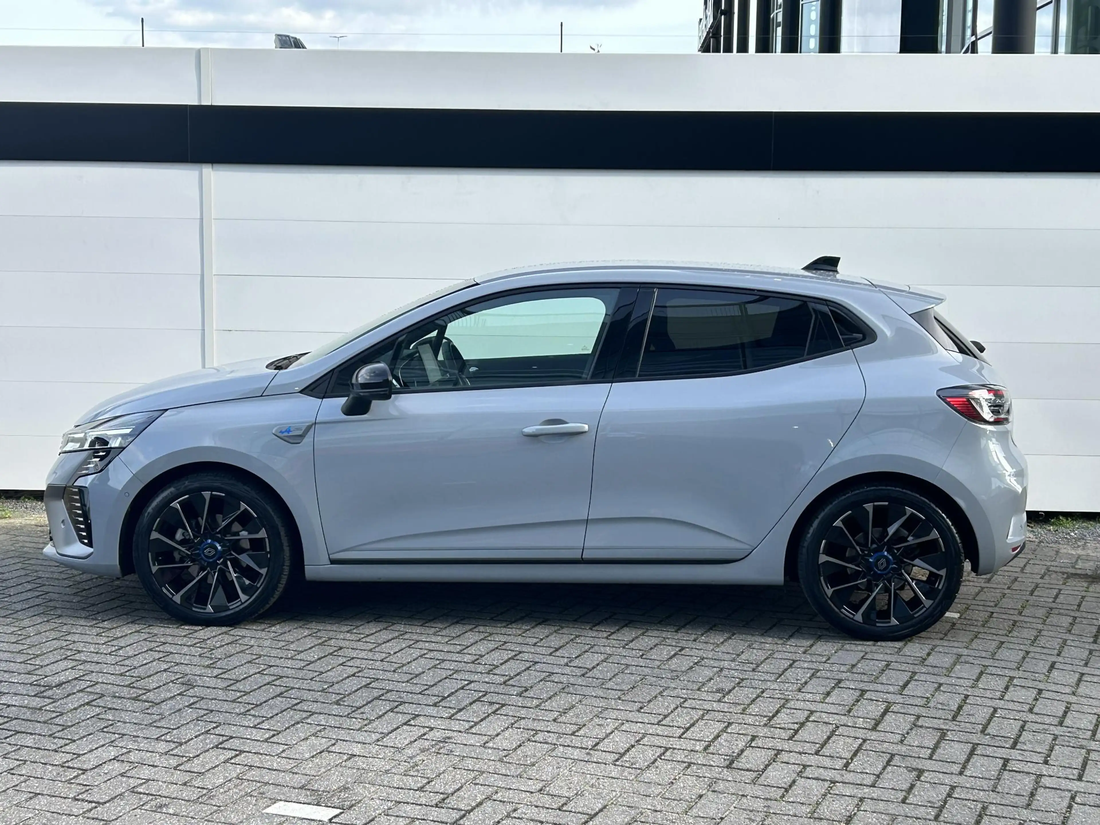 Renault Clio 1.6 E-Tech Full Hybrid 145 esprit Alpine | Navigat — photo 2