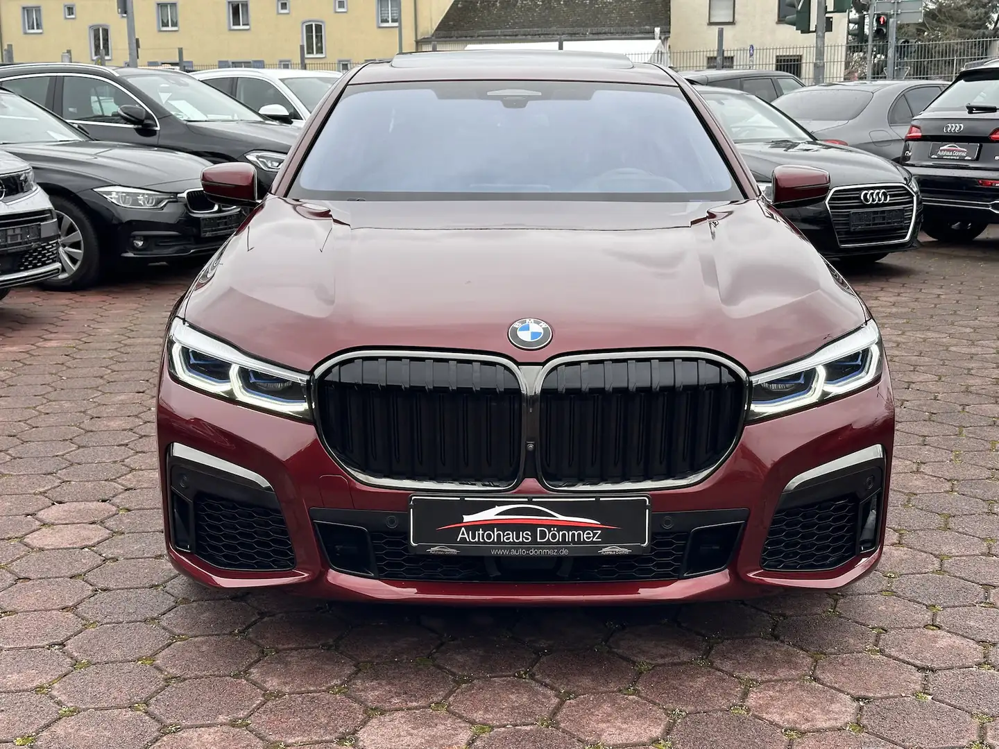 BMW 750 750d xDrive M Sport INDIVIDUAL EXCLUSIV LASER Rot - 2