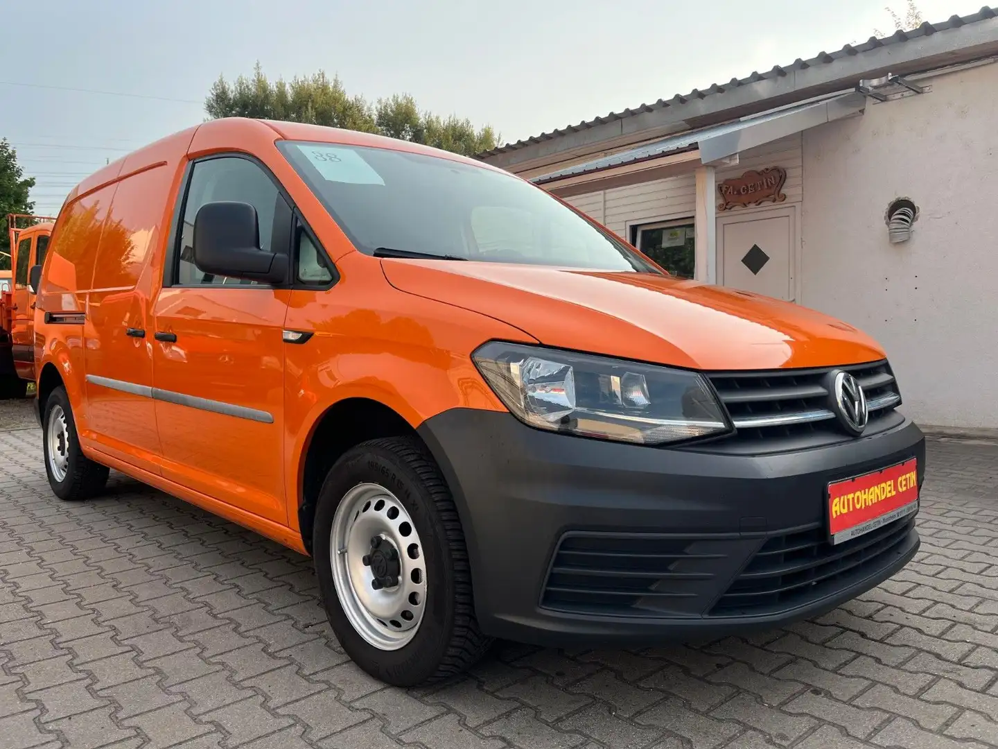 Volkswagen Caddy Maxi Orange - 1