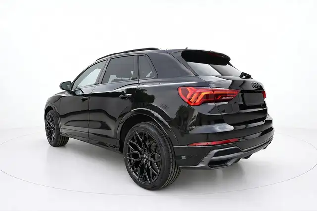 Audi Q3 view 7