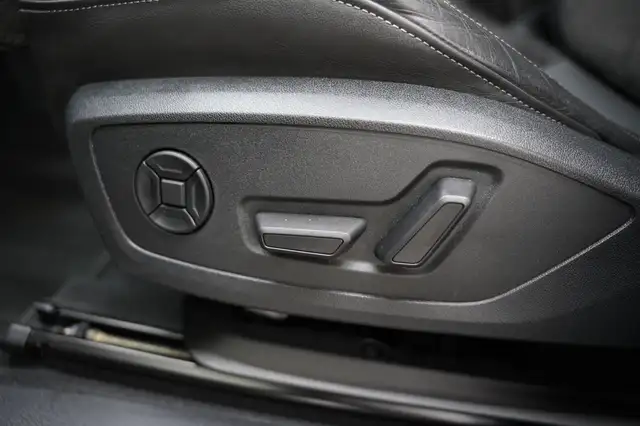 Audi Q3 view 13