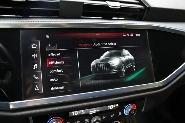 Audi Q3 view 16