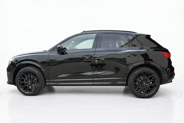 Audi Q3 view 5