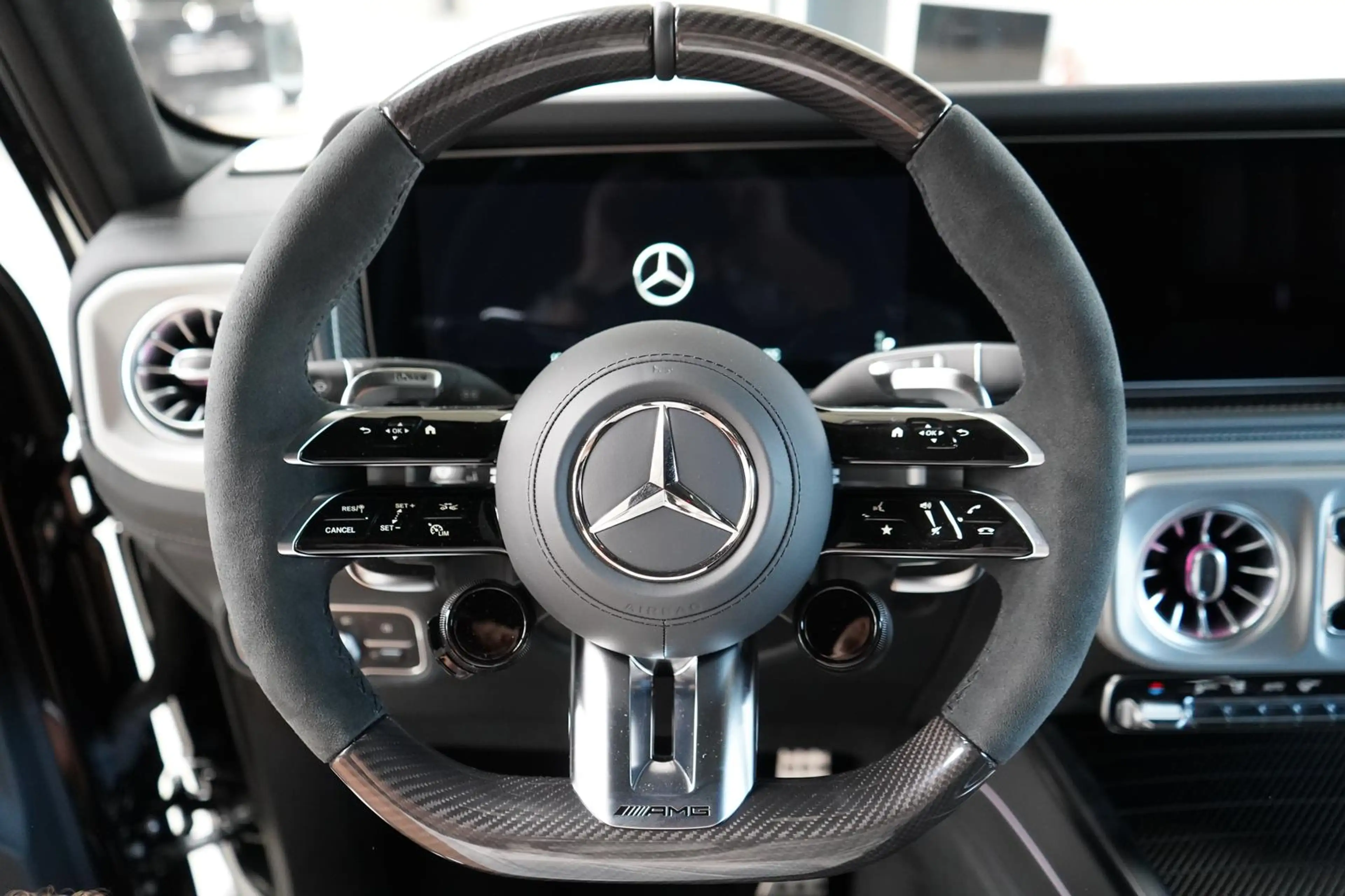 Mercedes-Benz G 63 AMG CARBON SUPERIOR PERFORMANCE — photo 11