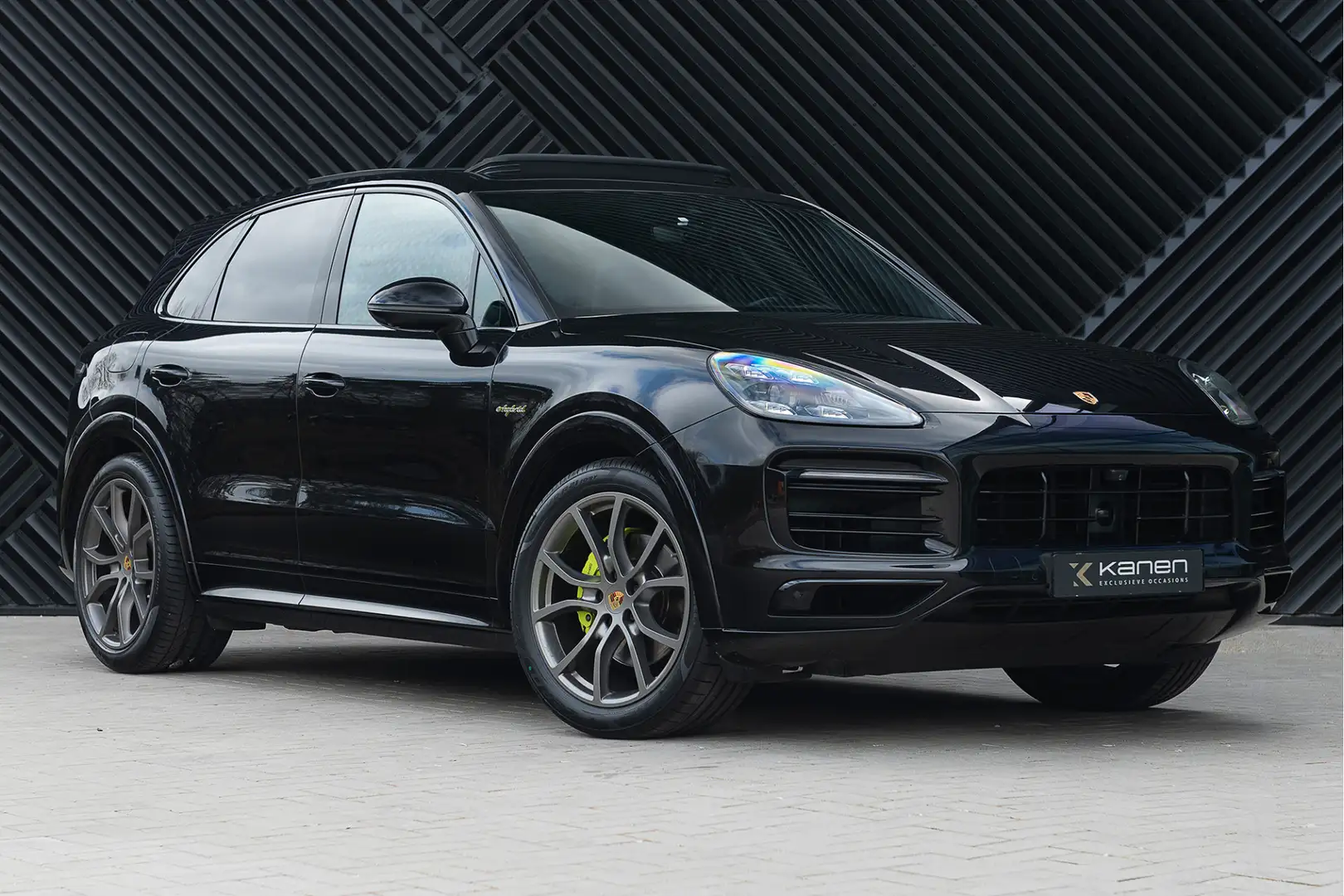 Porsche Cayenne 3.0 E-Hybrid ACC Pano PDLS+ GTS Stoelvent. Sport C Noir - 1