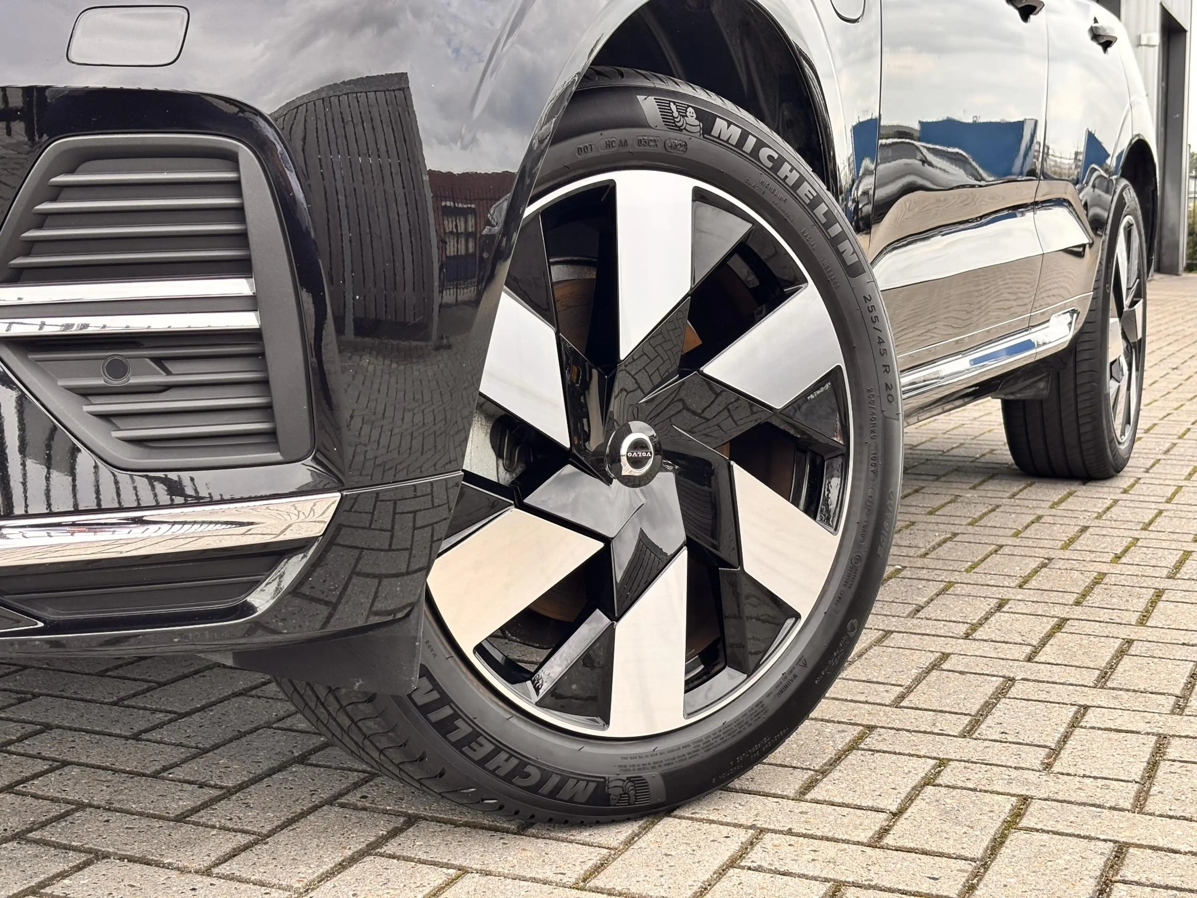 Volvo XC60 Plug-in Hybrid T6 AWD Ultimate Bright | Long Range — photo 4