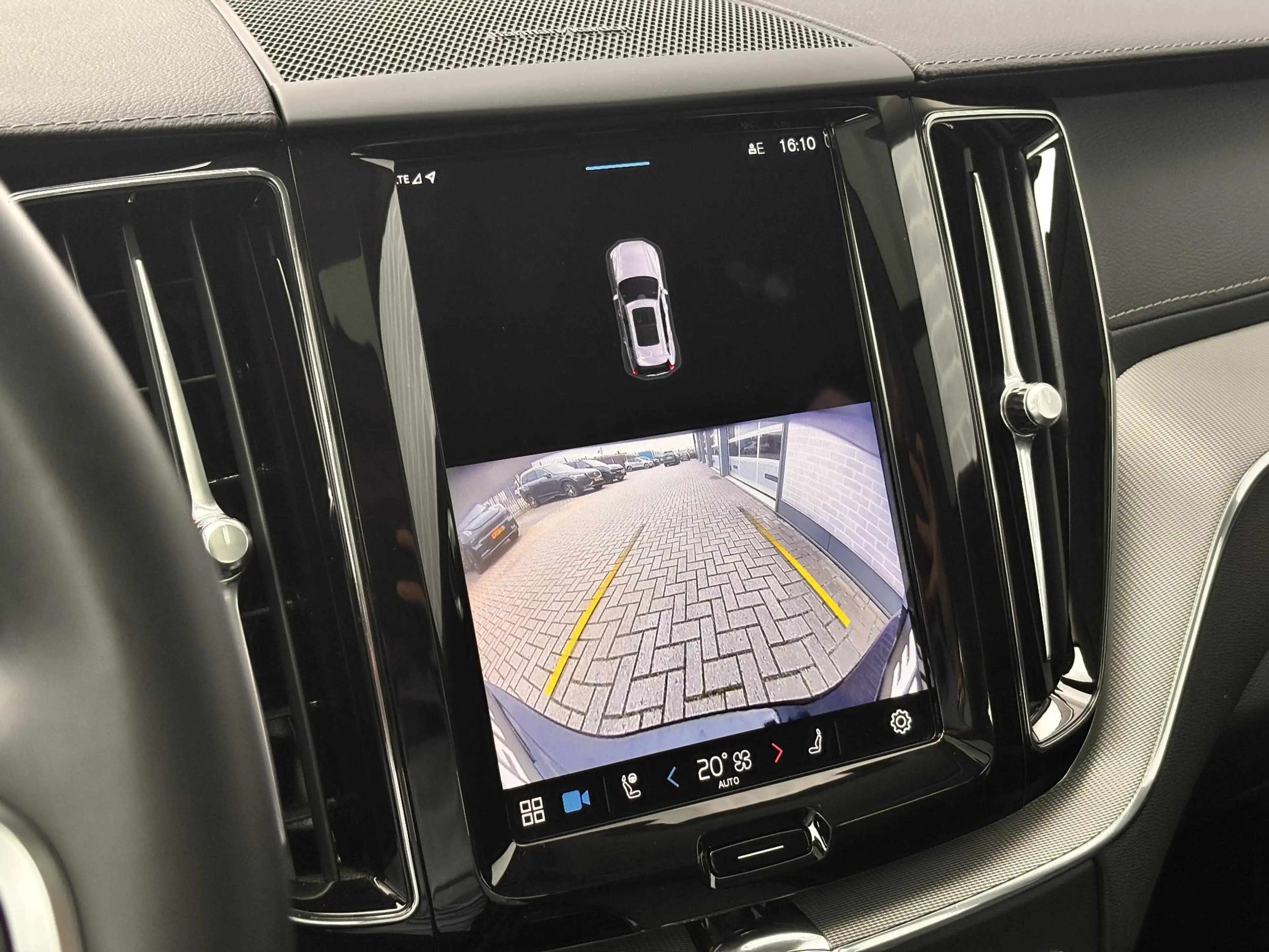 Volvo XC60 Plug-in Hybrid T6 AWD Ultimate Bright | Long Range — photo 10
