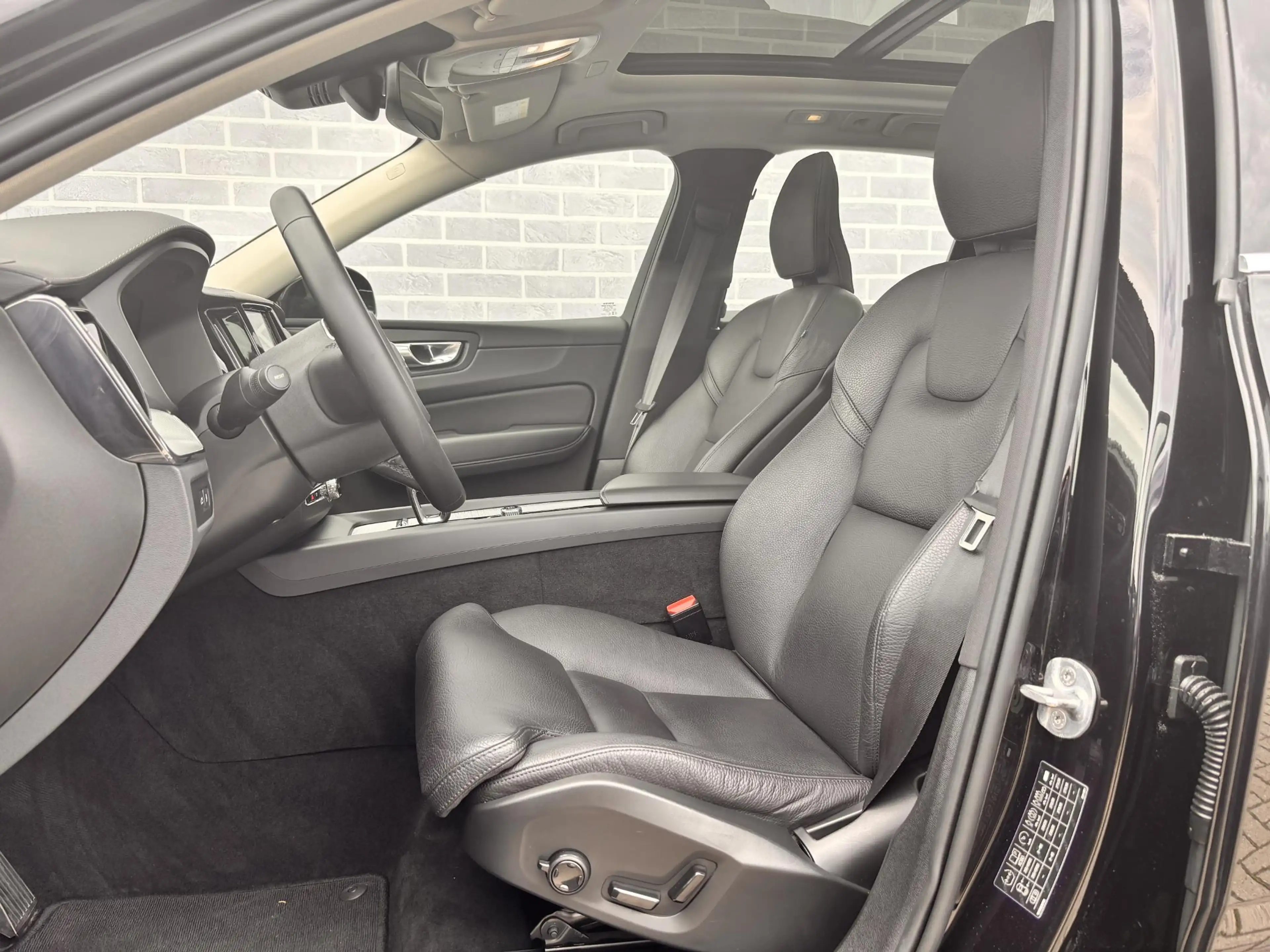 Volvo XC60 Plug-in Hybrid T6 AWD Ultimate Bright | Long Range — photo 6