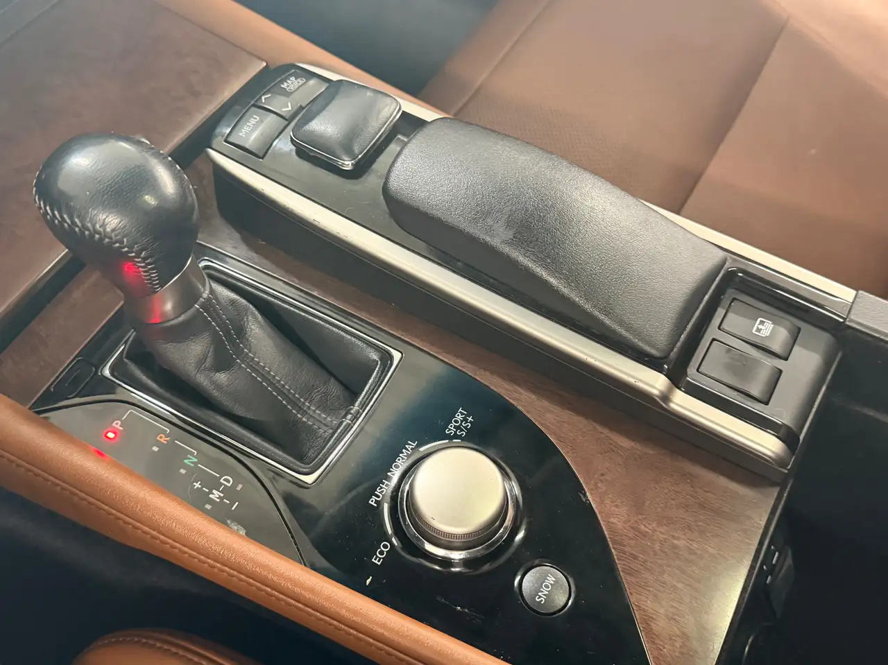 Lexus GS снимка Lexus GS