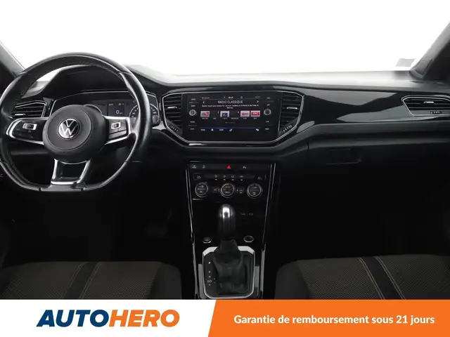 Volkswagen T-Roc view 12