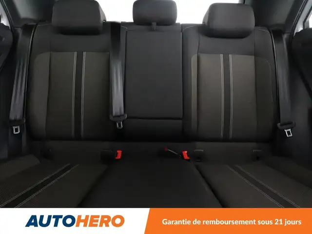 Volkswagen T-Roc view 15
