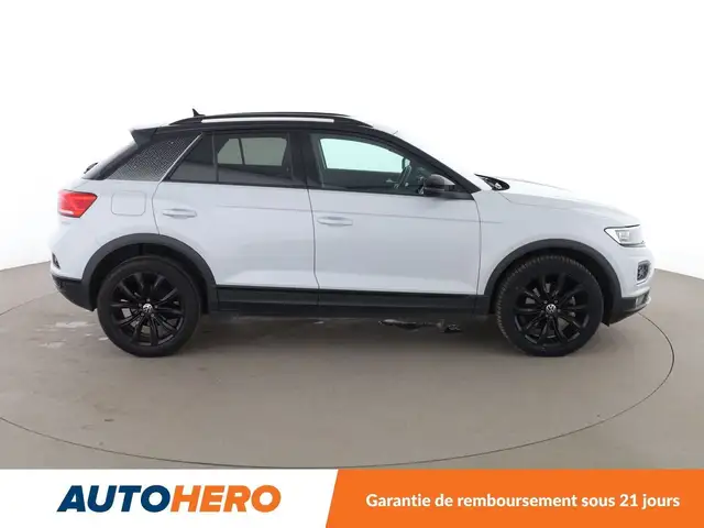 Volkswagen T-Roc view 7