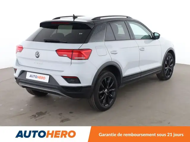 Volkswagen T-Roc view 6