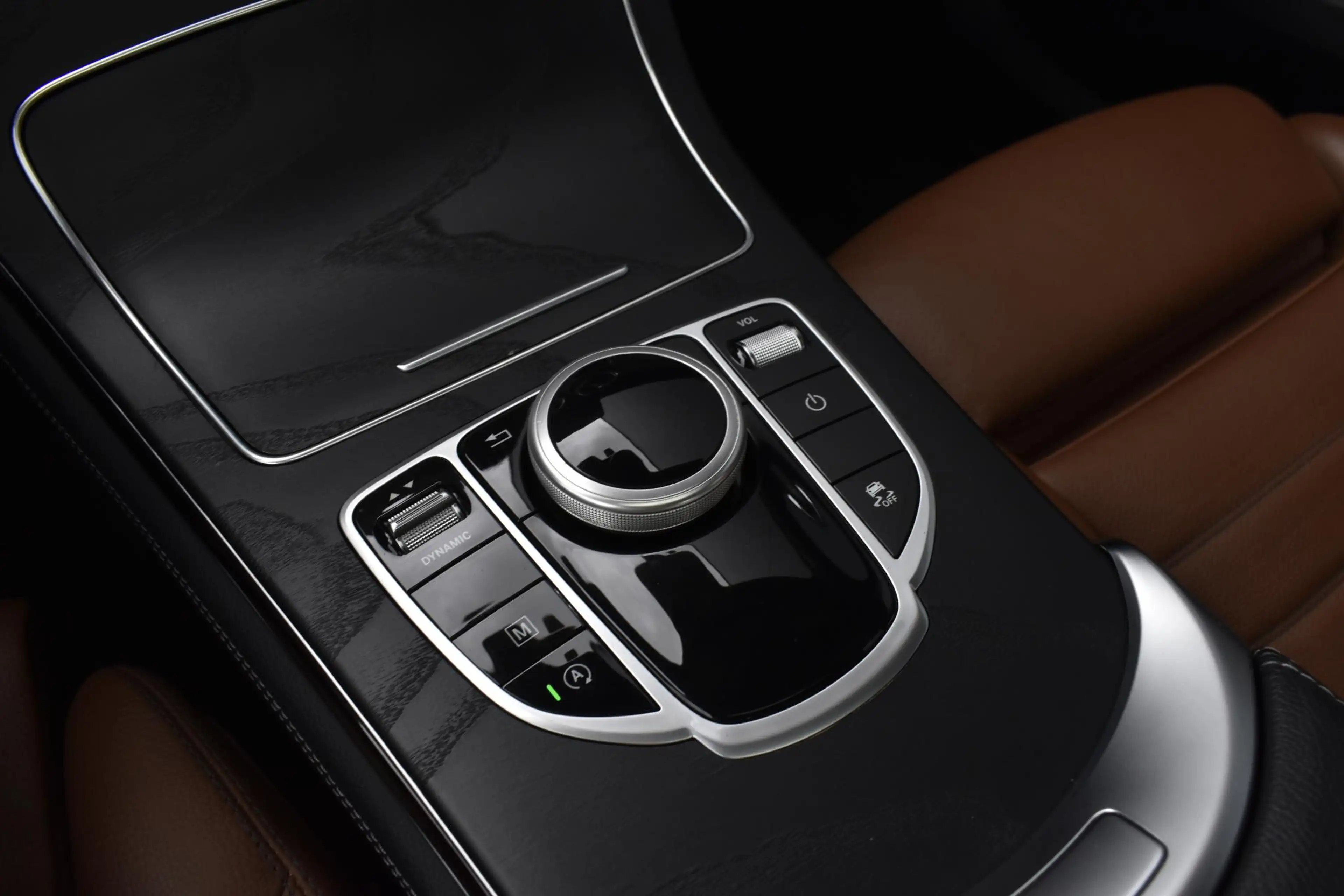 Mercedes-Benz GLC 250 Coupé 4MATIC Premium Plus — photo 14