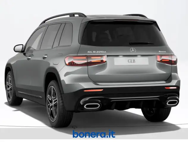 Mercedes-Benz GLB view 4