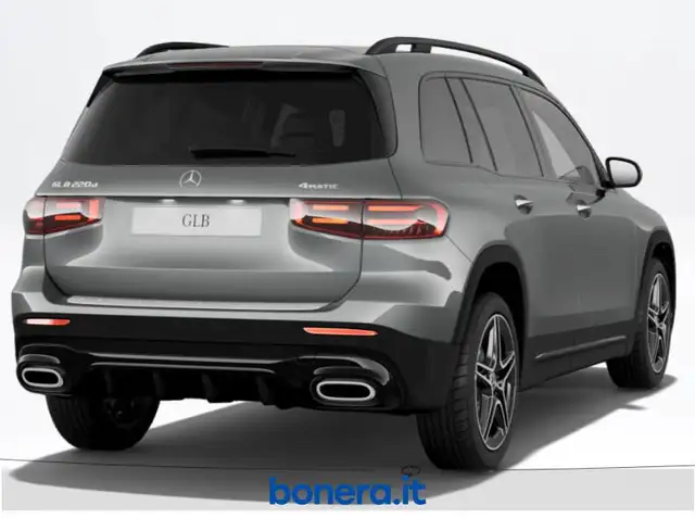 Mercedes-Benz GLB view 3