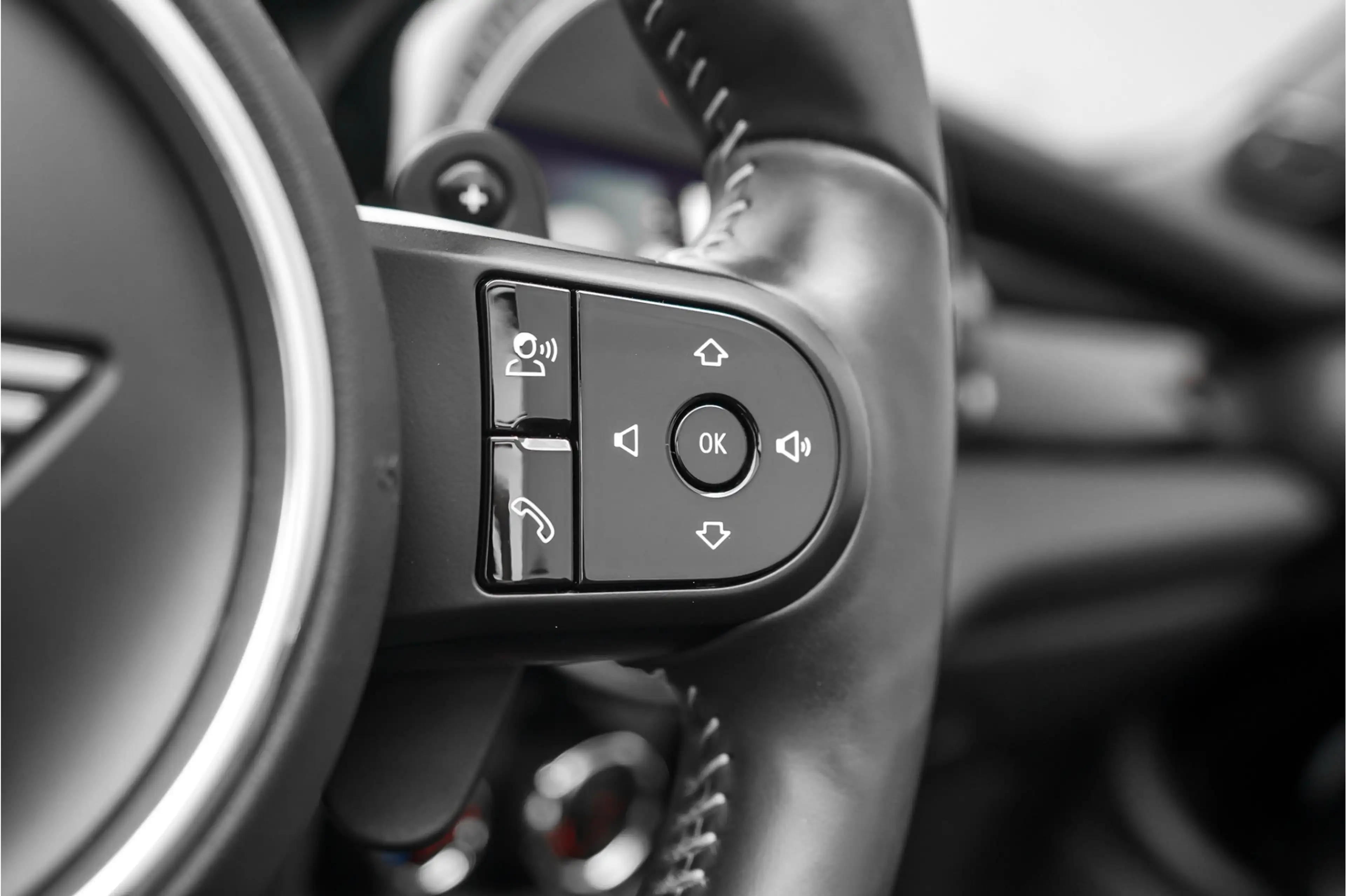 MINI John Cooper Works Cabrio Mini 2.0 HUD H&K ACC Stuurwielverw Camera 18" — photo 37