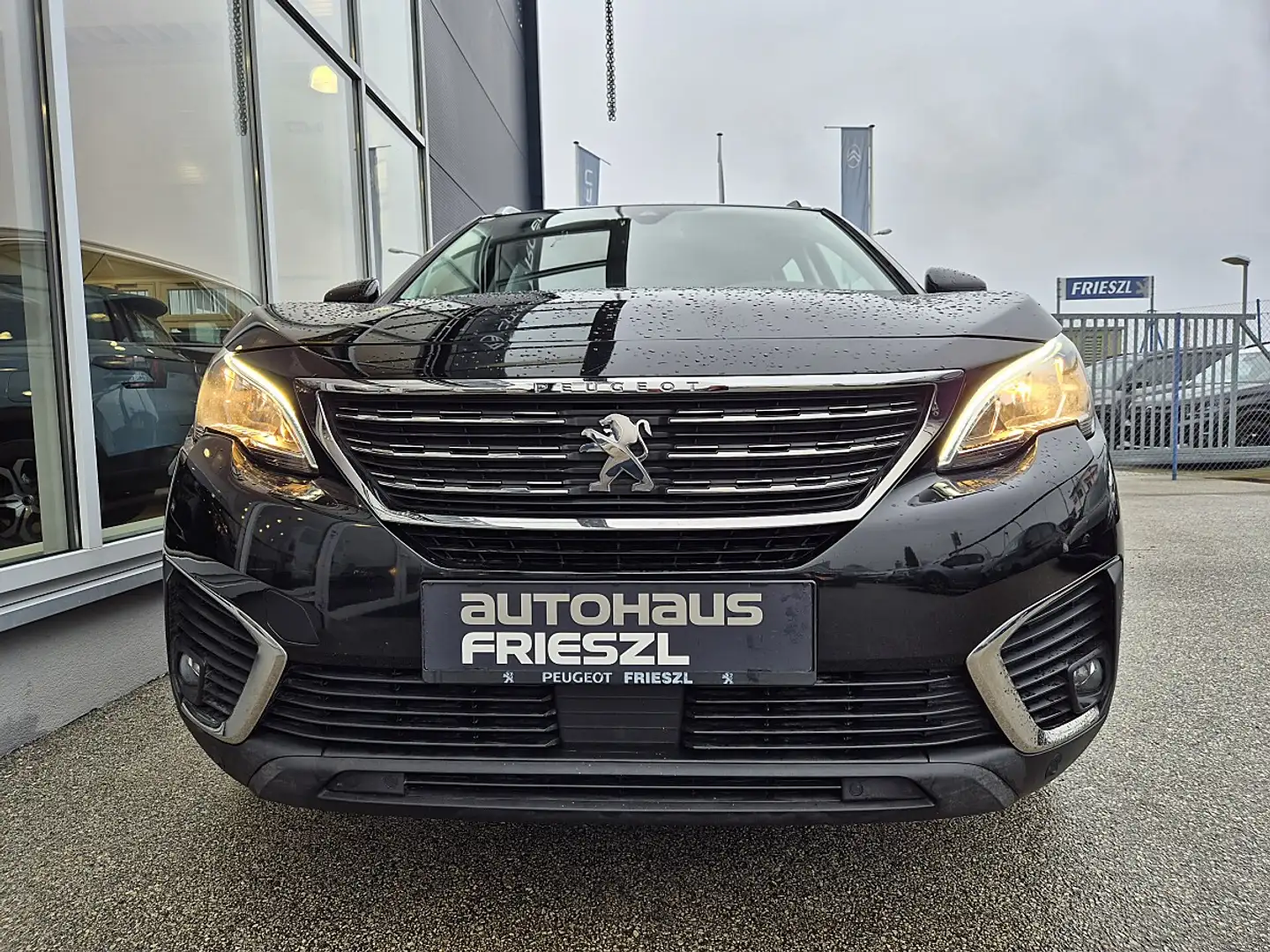 Peugeot 5008 1,5 BlueHDI 130 S&S 6-Gang Active *7-Sitzer* Schwarz - 2