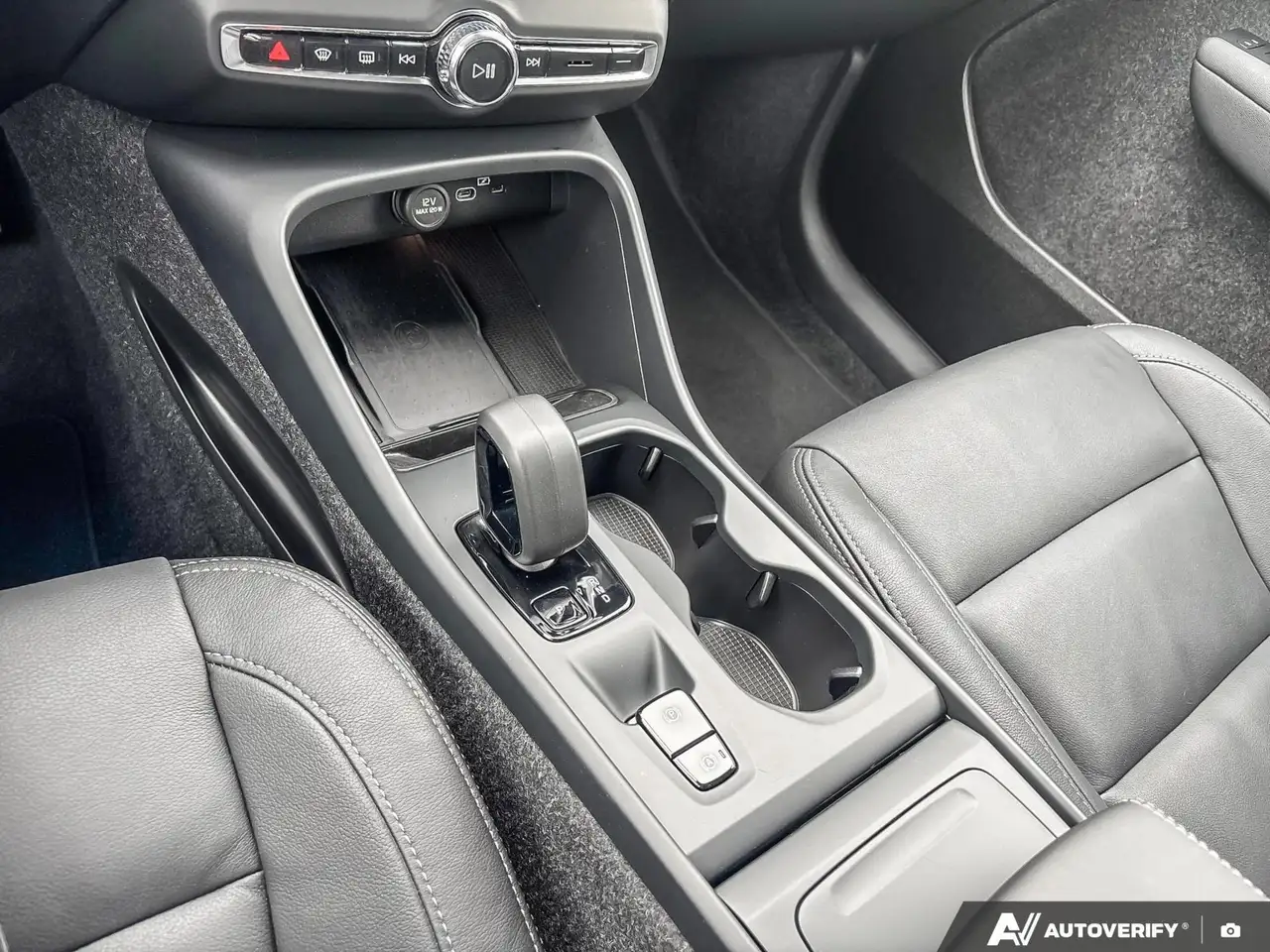 Volvo XC40 снимка Volvo XC40