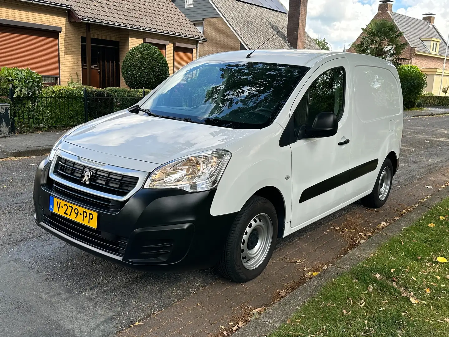 Peugeot Partner Partner 120 1.6 BlueHDi 75 L1 Premium Wit - 1