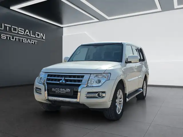 Mitsubishi Pajero 3.2 DI-D 4x4 *7-SITZE*BI-XEN*KAM*NAVI*AHK