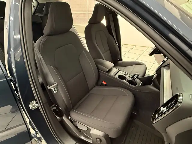 Volvo XC40 view 12