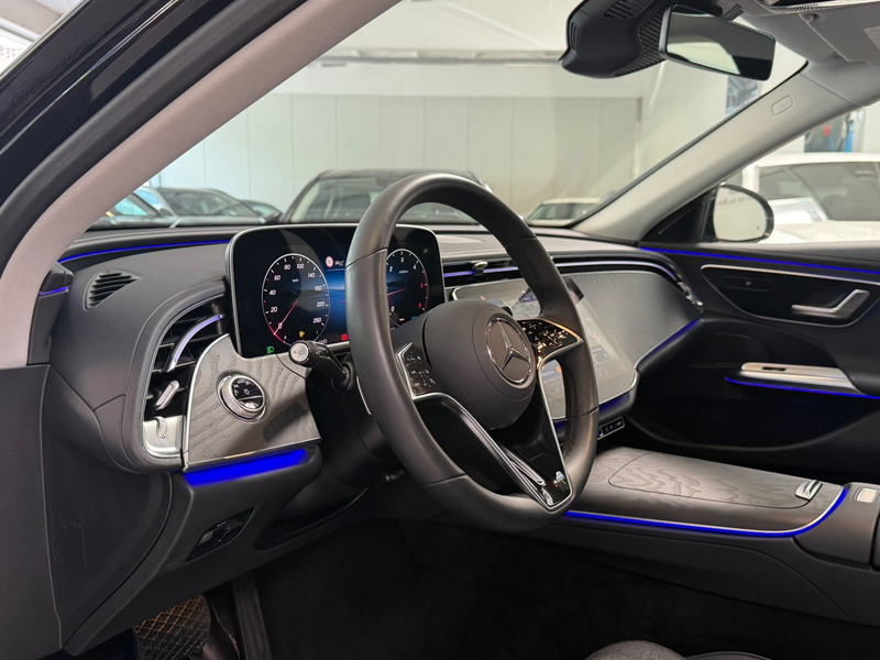 Mercedes-Benz E 220 d AVANTGARDE ADV.+18"+PANORAMA+WINTERPAKET — photo 13