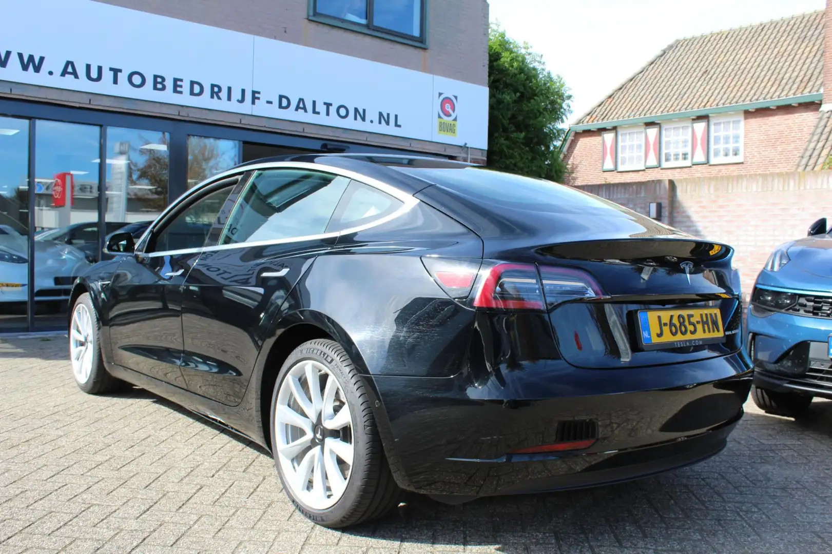 Tesla Model 3 Long Range AWD 75 kWh 19"LMV /AUTOPILOT/ LEER / IN Zwart - 2
