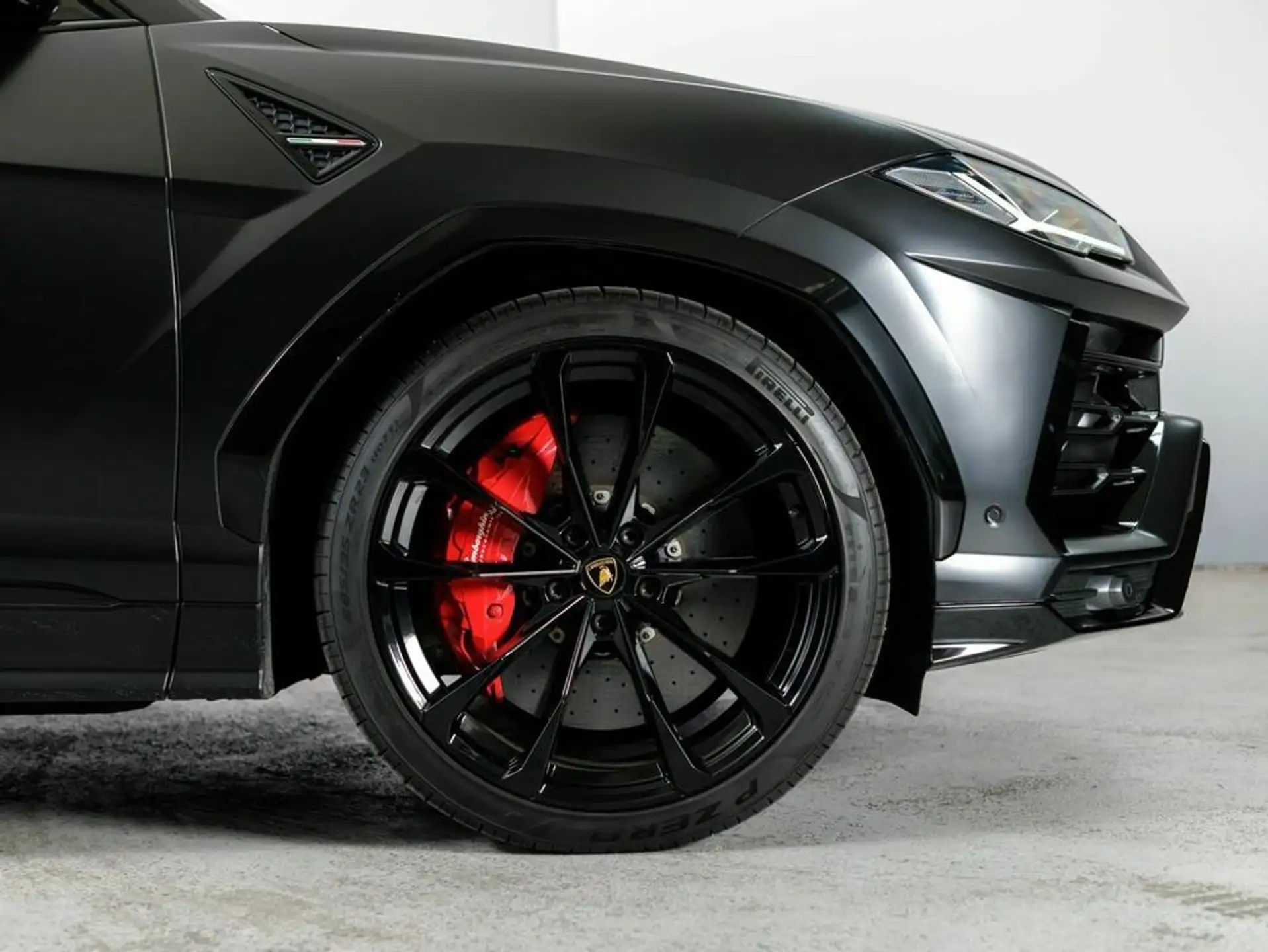 람보르기니 우루스 2019 블랙 사진 6