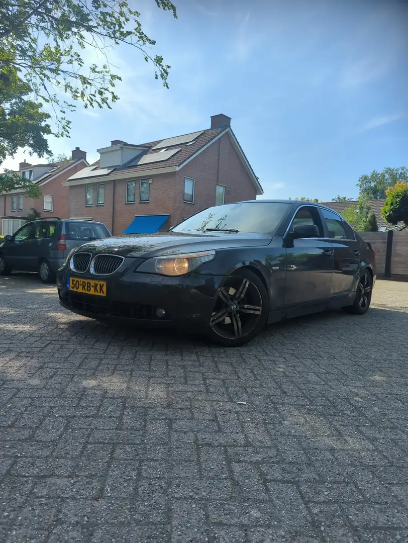 BMW 525 525i Executive Noir - 1