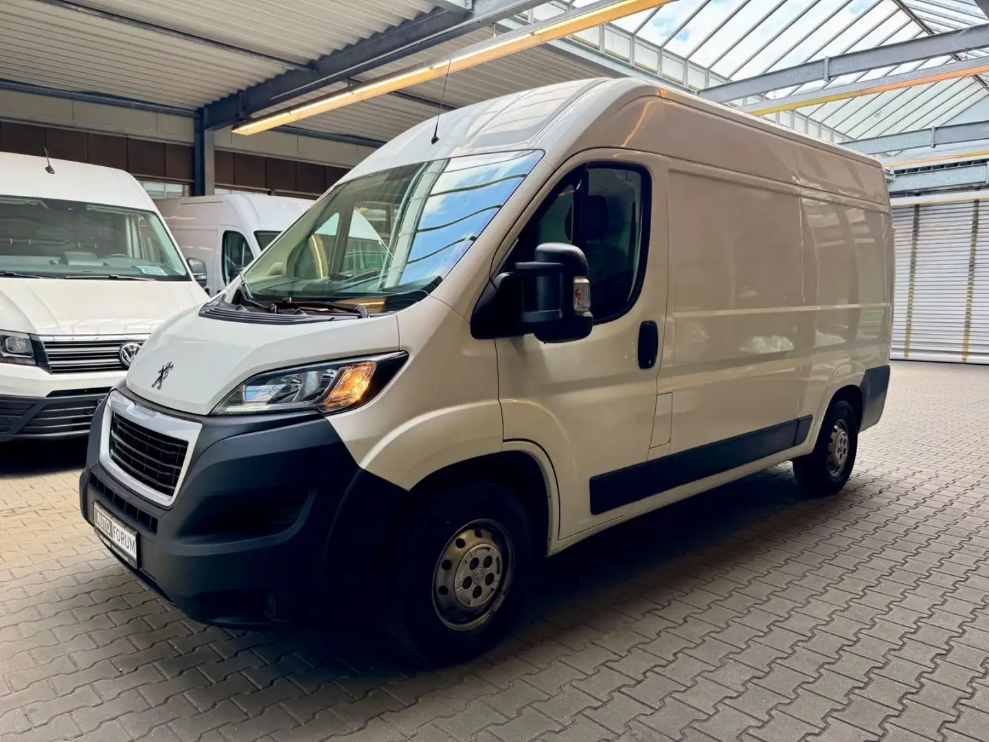 Peugeot Boxer 2.0 HDi L2H2 KLIMA REGALE 3-SITZE CAM PDC Weiß - 2