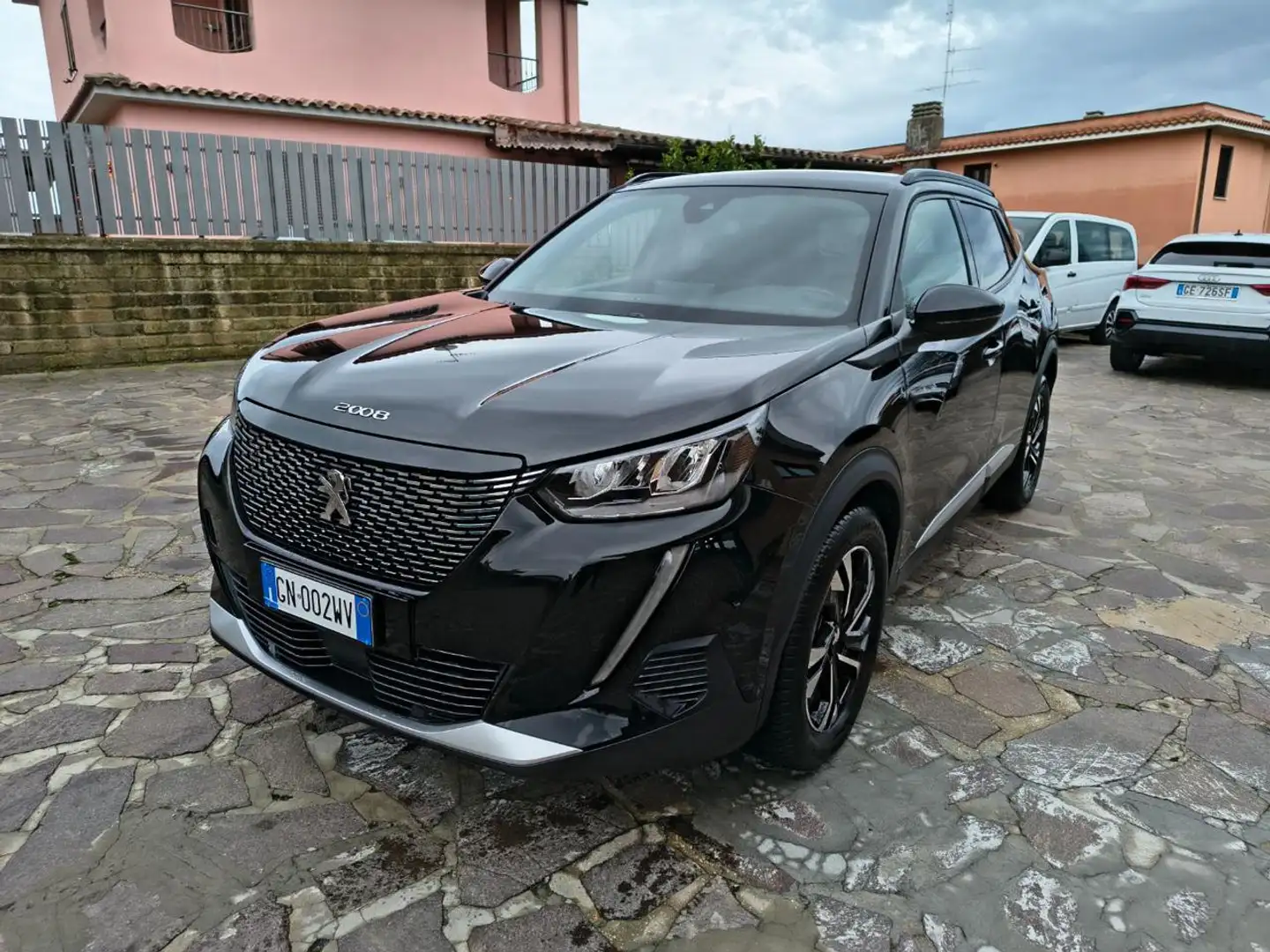 Peugeot 2008 PureTech 130 S&S Allure Pack Noir - 2