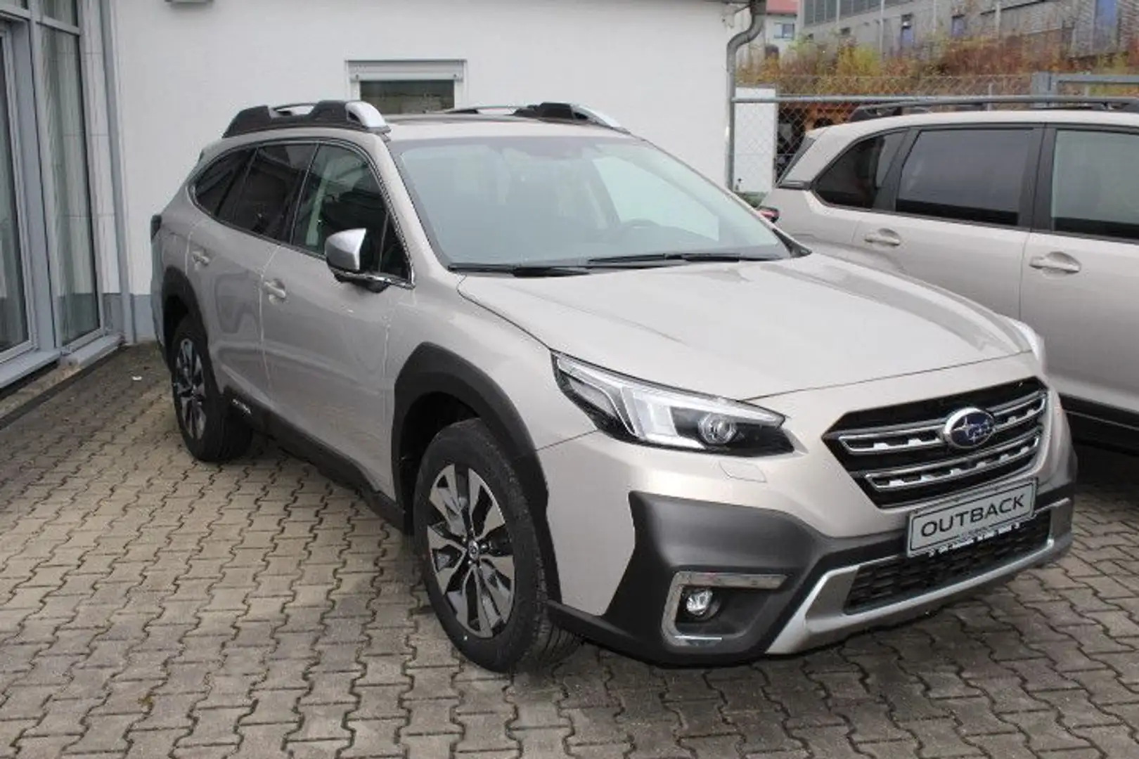 Subaru OUTBACK 2.5i Platinum Lineartronic Grau - 2