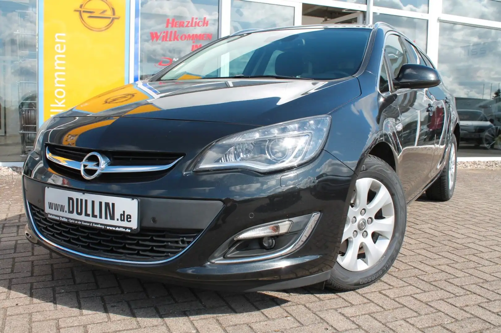 Opel Astra J 1,6 CDTI Sports Tourer Exklusiv Noir - 1