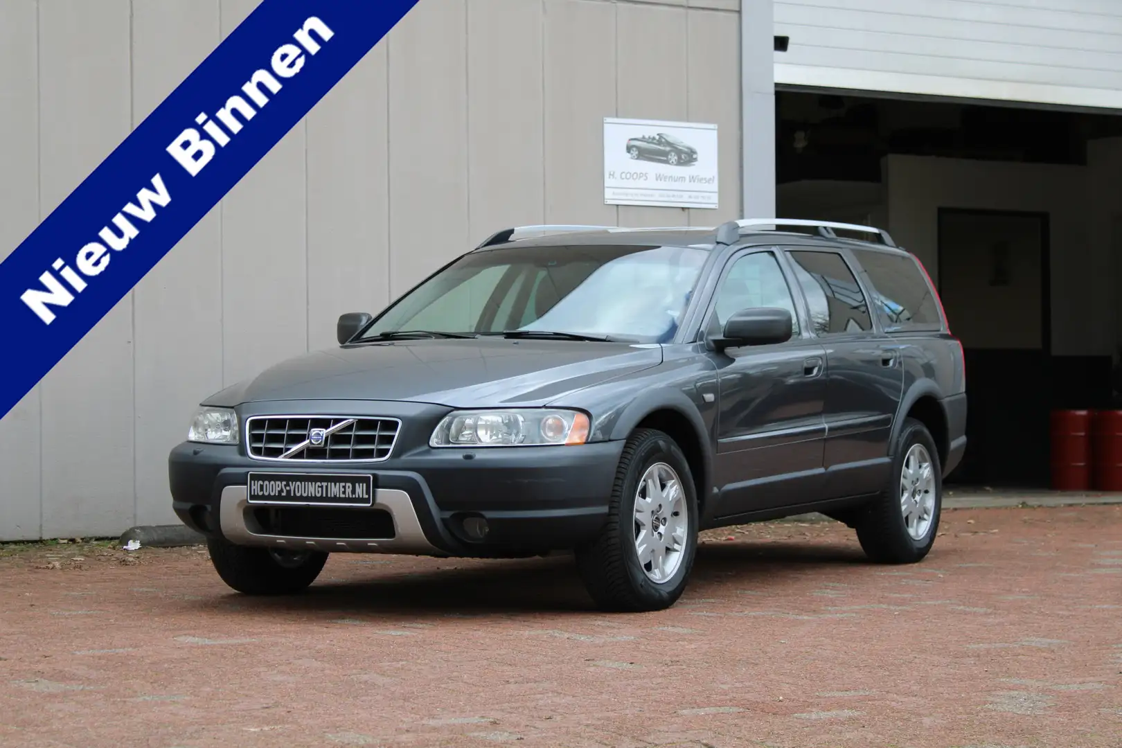 Volvo XC70 2.5 T AWD AUTOMAAT YOUNGTIMER incl. 21% BTW Grau - 1