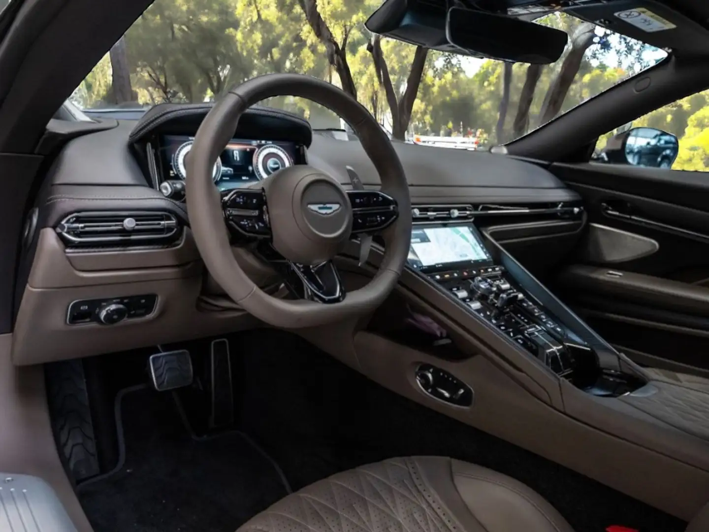 Aston Martin DB12 4.0 V8 Marrón - 2